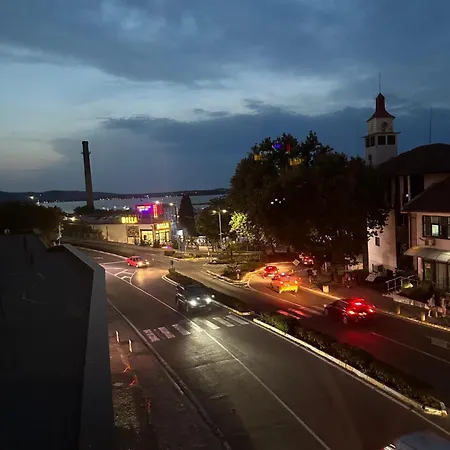 - весела улица *